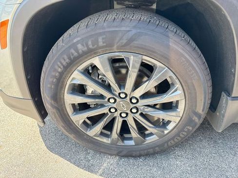 Used 2023 Chevrolet Traverse RS AWD/4WD image 5