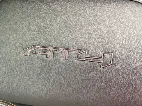 Used 2025 GMC Sierra 2500 AT4 AWD/4WD image 11