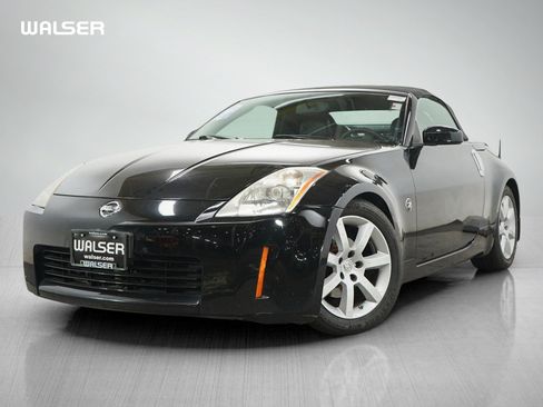 Used 2005 Nissan 350Z Touring RWD image 1