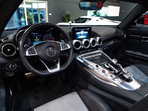 Used 2019 Mercedes-Benz AMG GT Roadster image 28
