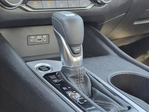 Used 2025 Nissan Altima 2.5 SV FWD image 12