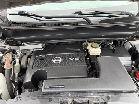 Used 2015 Nissan Pathfinder S image 9