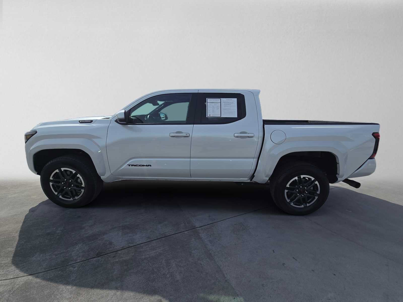 Certified 2025 Toyota Tacoma TRD Sport w/ TRD Sport Upgrade Package AWD/4WD image 7