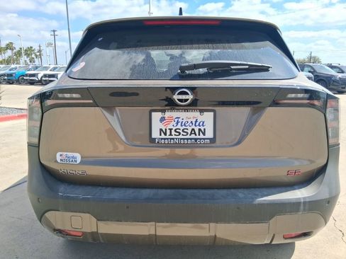 New 2026 Nissan Kicks SR FWD image 6