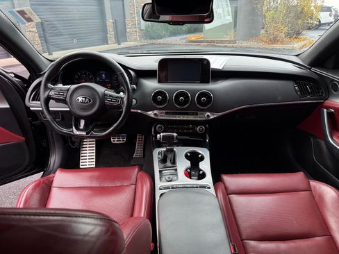 Used 2021 Kia Stinger GT image 9