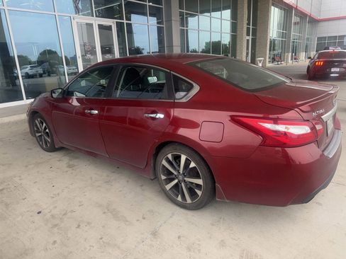 Used 2016 Nissan Altima 2.5 SR FWD image 8