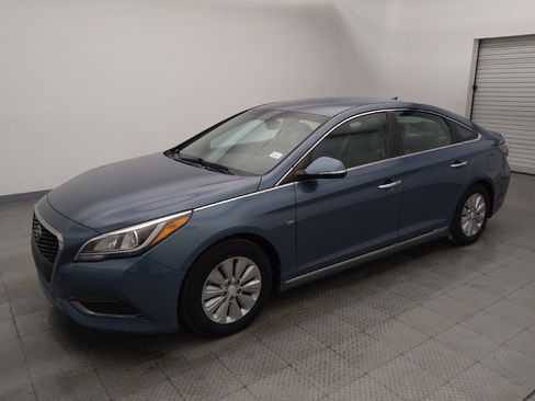 Used 2016 Hyundai Sonata SE image 2