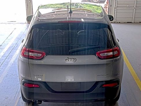 Used 2017 Jeep Cherokee Sport AWD/4WD image 8