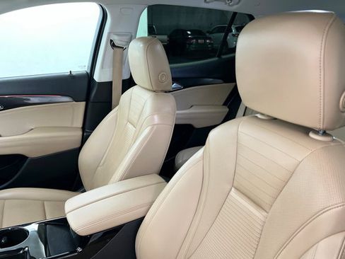 Used 2024 Buick Envision Preferred AWD/4WD image 17