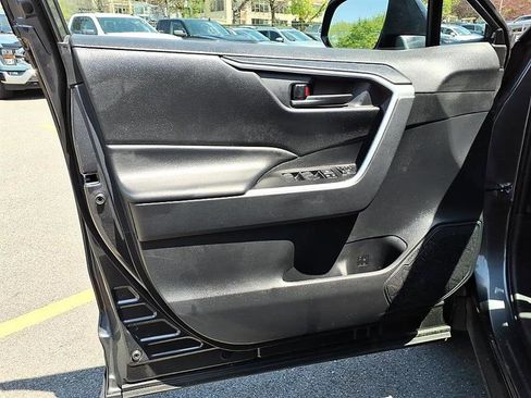 Used 2024 Toyota RAV4 LE AWD/4WD image 17