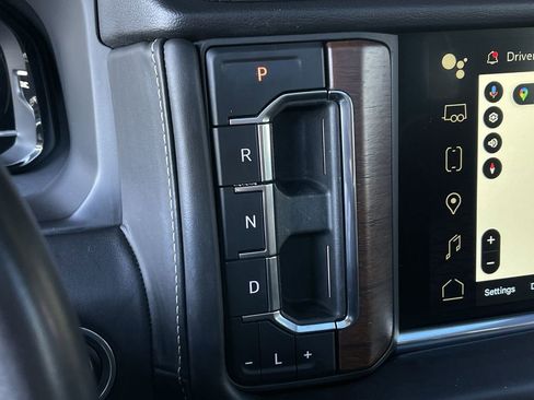 Used 2023 GMC Yukon XL Denali Ultimate image 16