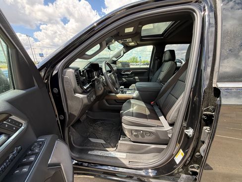 New 2026 Chevrolet Silverado 1500 High Country AWD/4WD image 15