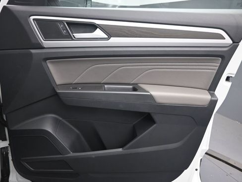 Certified 2023 Volkswagen Atlas SE image 29