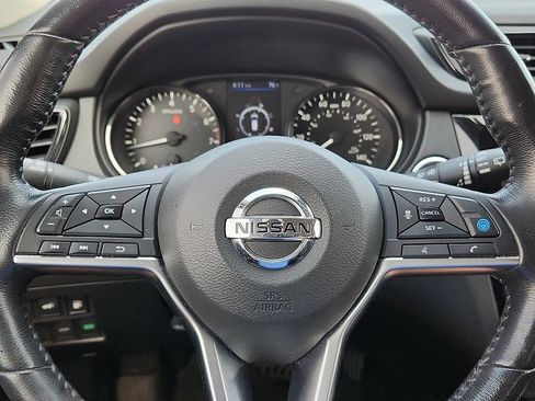 Used 2020 Nissan Rogue SV w/ Premium Package FWD image 11