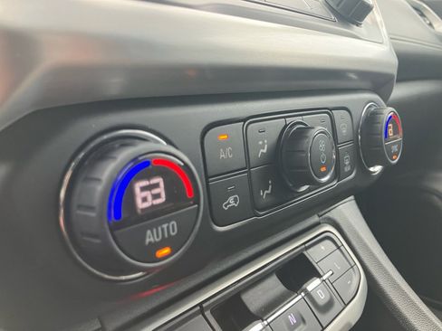 Used 2023 GMC Acadia SLE w/ Driver Convenience Package FWD image 22
