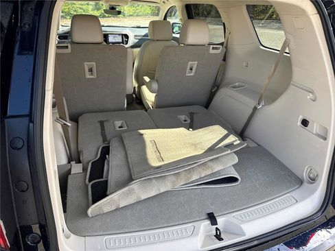 Used 2021 GMC Acadia Denali w/ Denali Technology Package image 30