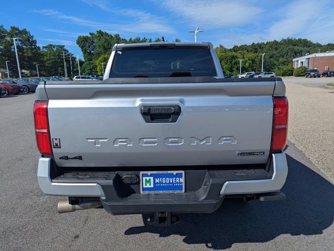 Used 2025 Toyota Tacoma TRD Off-Road AWD/4WD image 4