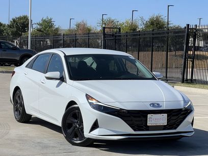 Used 2022 Hyundai Elantra SEL w/ Convenience Package