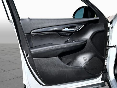 Used 2022 Buick Envision Essence w/ Sport Touring Package FWD image 22