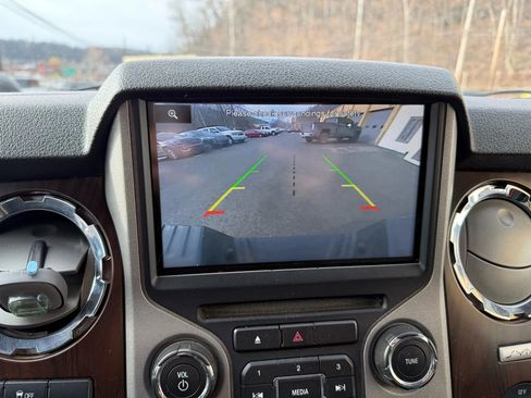 Used 2015 Ford F250 Lariat w/ Lariat Ultimate Package AWD/4WD image 11