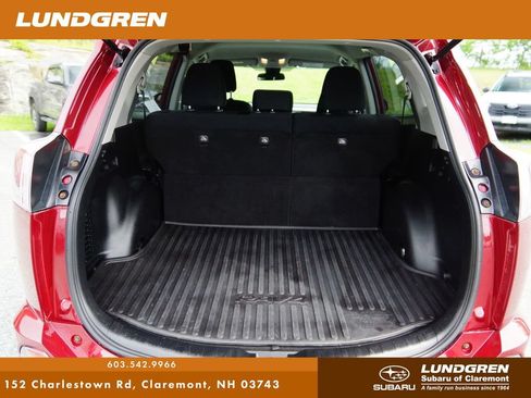 Used 2018 Toyota RAV4 LE w/ All Weather Liner Package AWD/4WD image 27