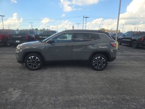 Used 2023 Jeep Compass Limited AWD/4WD image 4