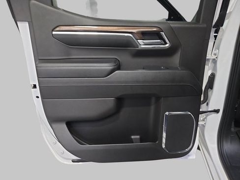 Used 2024 Chevrolet Silverado 1500 LT image 16