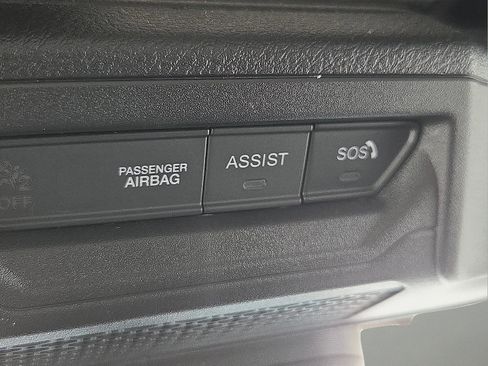 Used 2024 Jeep Wrangler Unlimited Sahara w/ Technology Group AWD/4WD image 21