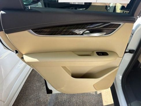 Used 2019 Cadillac XT5 AWD image 18