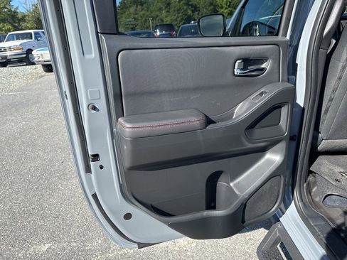 Used 2024 Nissan Frontier PRO-4X w/ Pro Convenience Package image 28