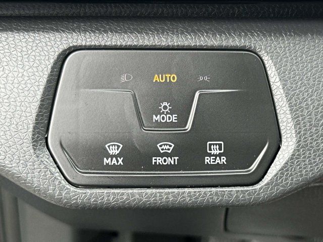 Used 2023 Volkswagen ID.4 Pro AWD/4WD image 15