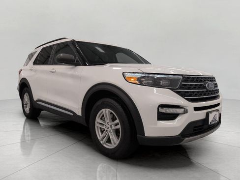 Used 2024 Ford Explorer XLT w/ Equipment Group 202A AWD/4WD image 1