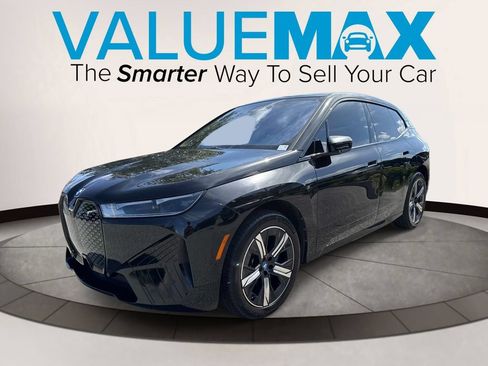 Used 2023 BMW iX xDrive50 w/ Sport Package AWD/4WD image 7