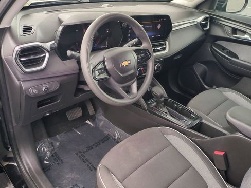Used 2025 Chevrolet TrailBlazer LT FWD image 11
