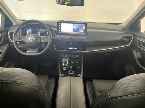 Used 2025 Nissan Rogue Platinum AWD/4WD image 32