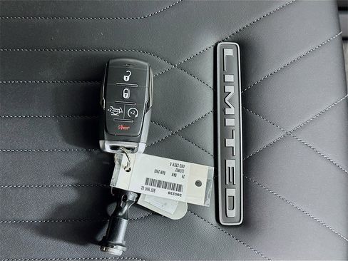 New 2026 RAM 2500 Limited w/ Towing Technology Group image 20