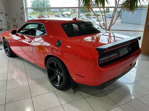 Used 2021 Dodge Challenger SRT Hellcat w/ Plus Package RWD image 2