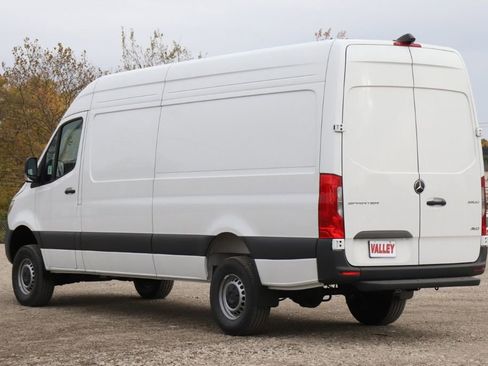 Used 2025 Mercedes-Benz Sprinter 2500 image 54