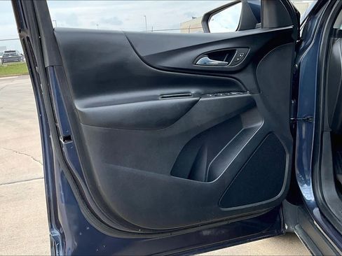 Used 2018 Chevrolet Equinox LT FWD image 24