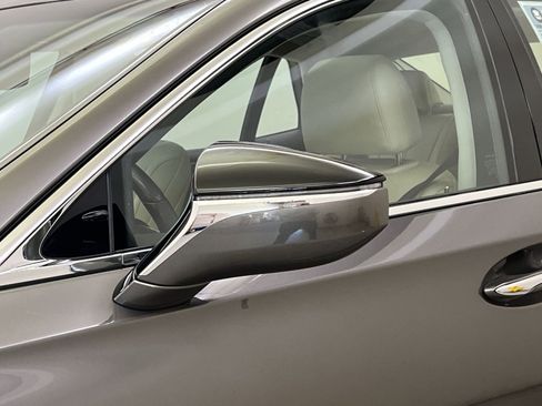 Used 2018 Lexus LS 500 w/ Accessory Package (Z2) image 28