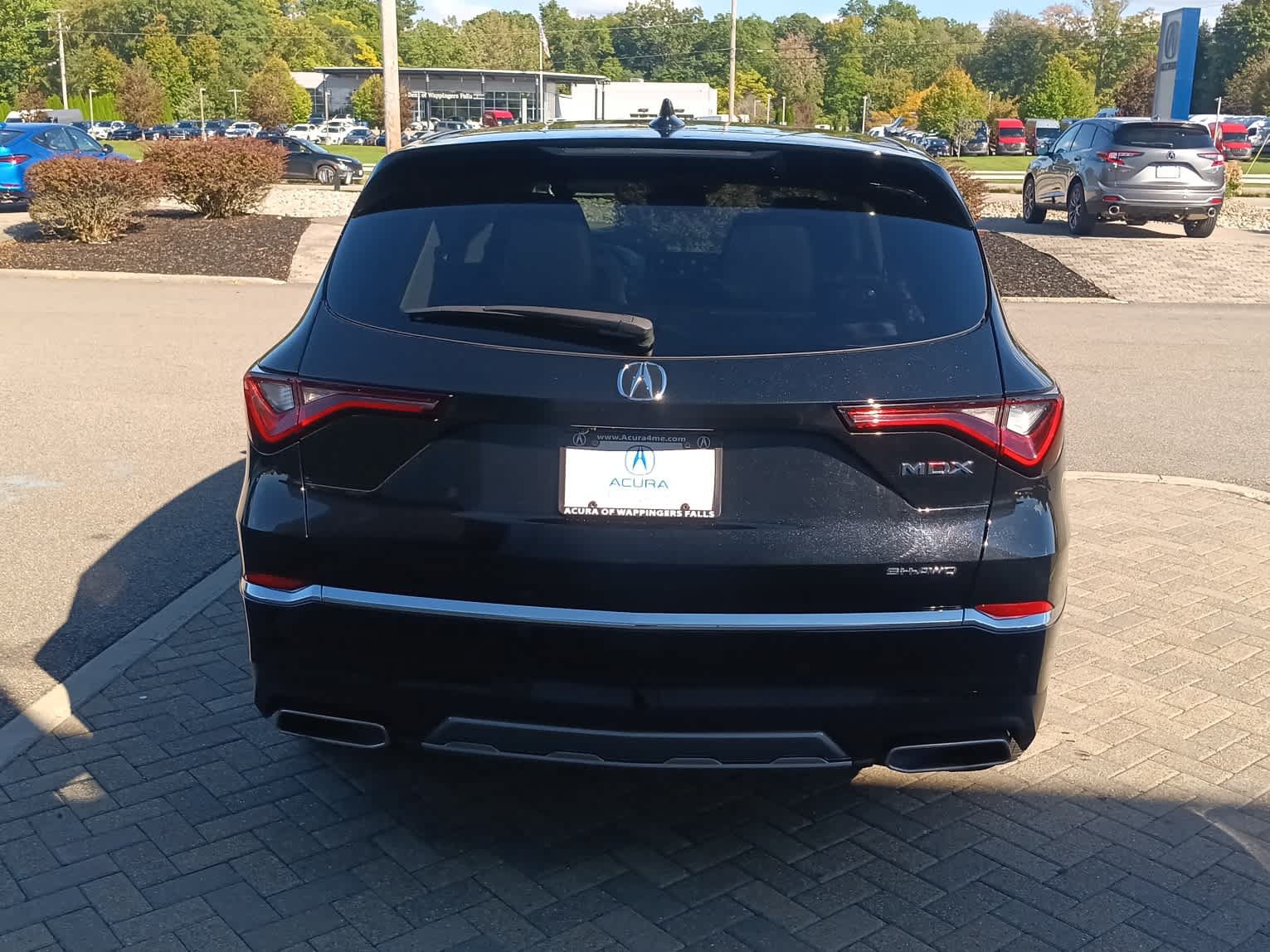 Used 2025 Acura MDX w/ Technology Package AWD/4WD image 4