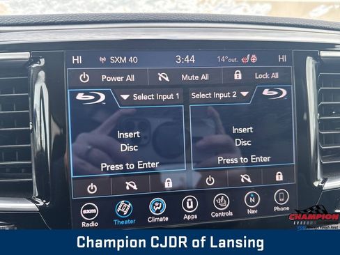 Used 2019 Chrysler Pacifica Limited image 26