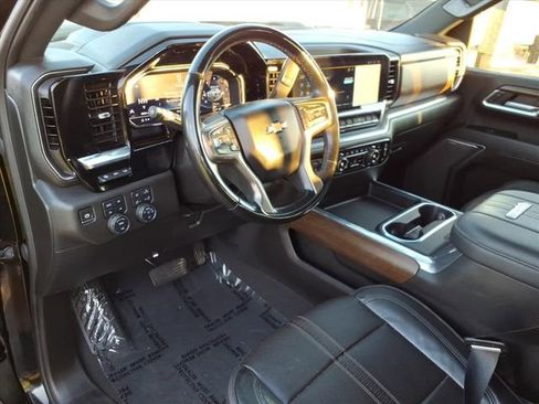 Used 2024 Chevrolet Silverado 2500 High Country w/ Technology Package image 3