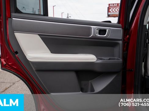 Used 2025 Hyundai Santa Fe SEL FWD image 9