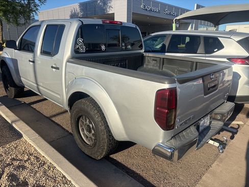 Used 2018 Nissan Frontier SV image 8