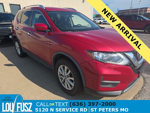 Used 2017 Nissan Rogue SV w/ SV Premium Package AWD/4WD image 1