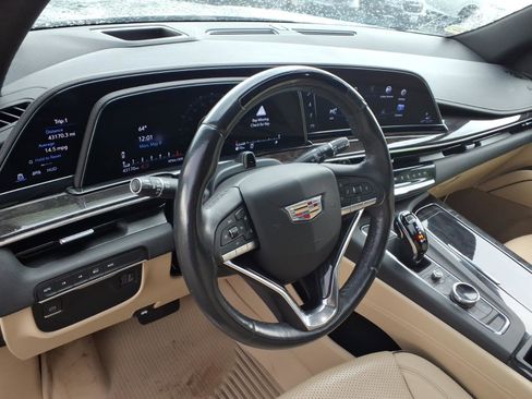 Used 2023 Cadillac Escalade Premium Luxury w/ LPO, Floor Liner Package AWD/4WD image 9