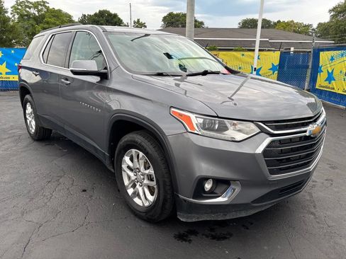 Used 2020 Chevrolet Traverse LT FWD image 1