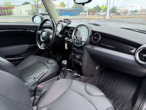 Used 2011 MINI Cooper S FWD image 15