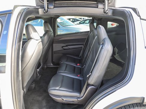 Used 2023 Tesla Model X AWD/4WD image 18